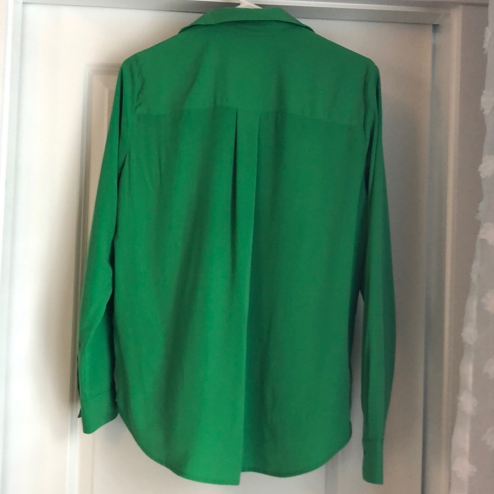 Green button down top - Picture 4 of 5